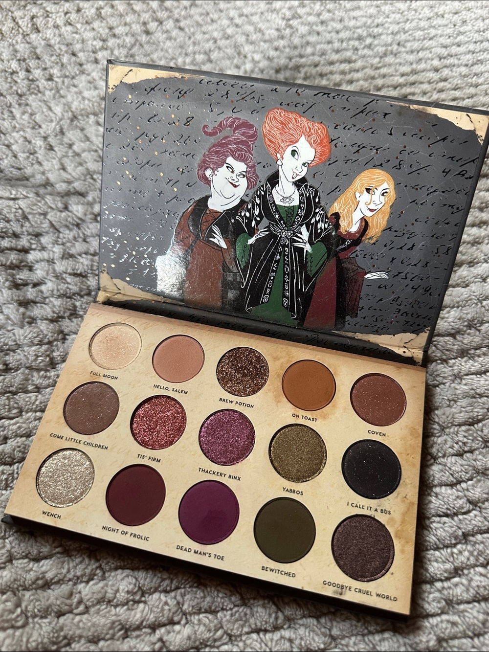 Hocus Pocus Eyeshadow Palette Colourpop Limited Edition